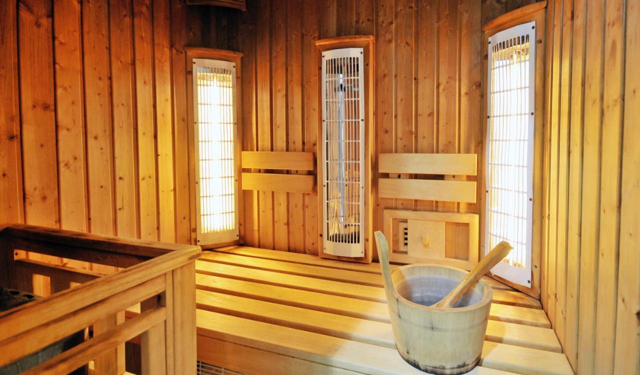 Bursztyn Spa Kolobrzeg Bagian luar foto